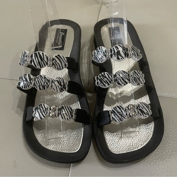 Grandco Slides Sandals Womens zebra silver Gemstones Beach Black Size 8 - Picture 1 of 7